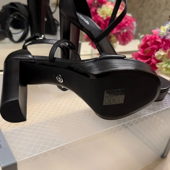Michael Kors Platform Black (New) - Picture 4 of 4